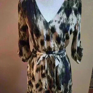 Charlie Jade Women's Romper with pockets and belt size small,
